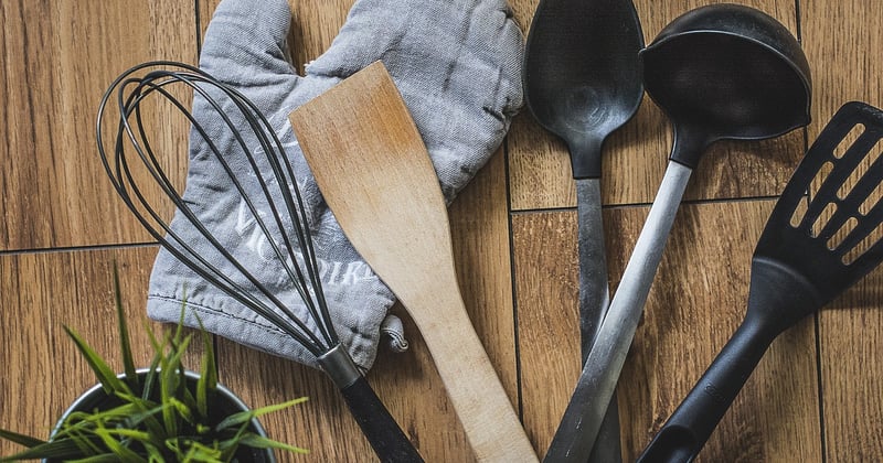 Ustensiles de cuisine en plastique nocif : les avertissements à connaître absolument